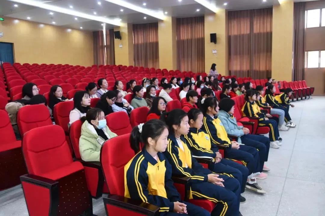 中央财政支持《青春期女童性健康辅导》项目在我县举行(图2)