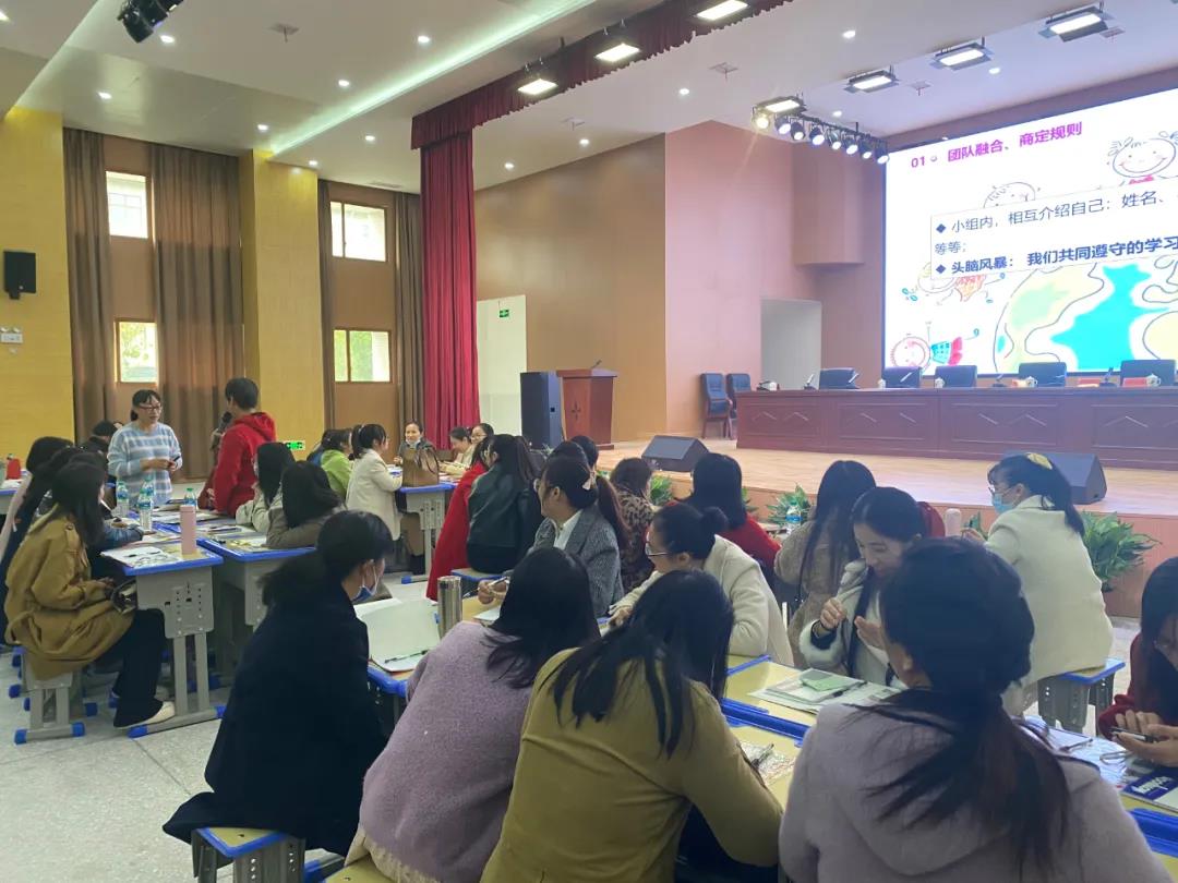 中央财政支持《青春期女童性健康辅导》项目在我县举行(图4)
