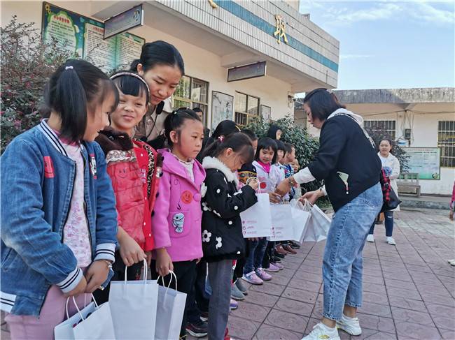 “宝贝守护计划”儿童安全防拐教育走进大坑乡赤坑明天小学(图1)