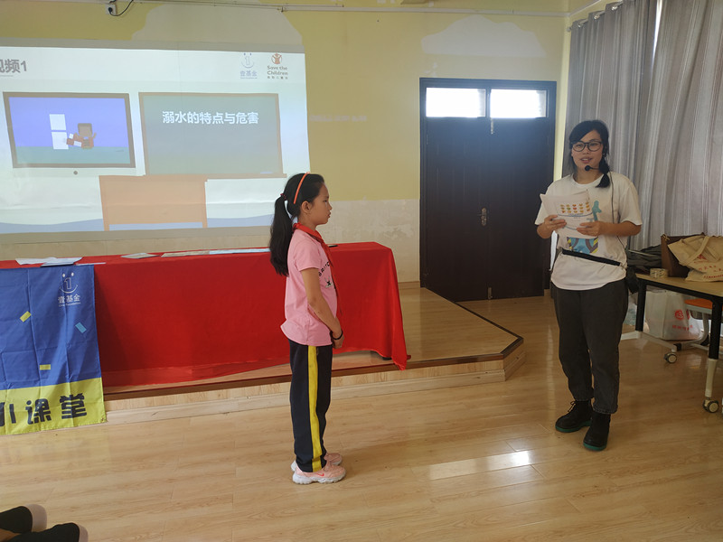 壹基金“儿童平安小课堂”走进五斗江中心小学。(图4)